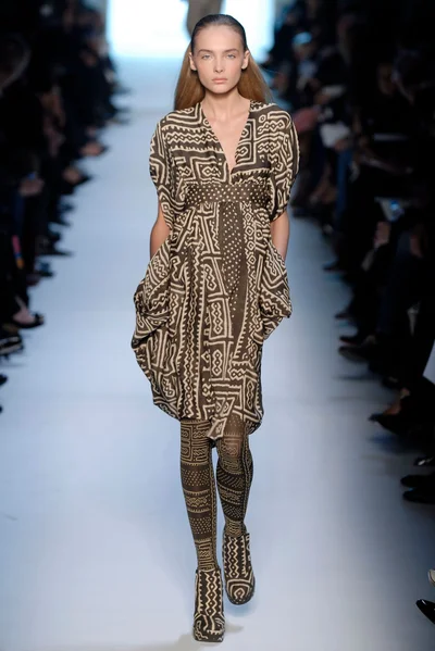 Look 12